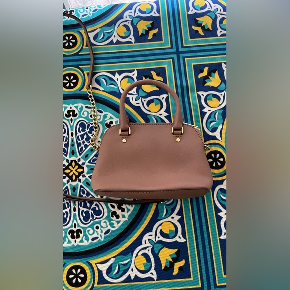 Small Michael Kors crossbody bag, in excellent condition! Perfect for fall - Picture 5 of 8